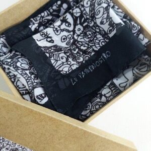 Echarpe “Caminhos das Incertezas” 150 x 40 cm. Embalagem em Caixa de Madeira | Lu Paternostro