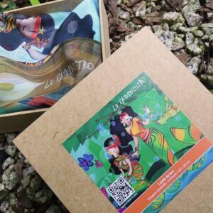 Echarpe “Lenda da Iara” 150 x 40 cm. Embalagem em Caixa de Madeira | Lu Paternostro