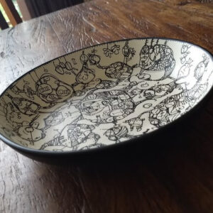 Prato MDSN0004 - “Coleção Mundos”. Desenhos sobre Cerâmica | Lu Paternostro